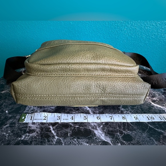 Steve Madden BNeo Logo Crossbody Bag Olive Green - Picture 5 of 10